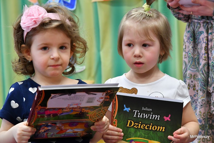 Poeci bawią dzieci. Stokrotkowy Konkurs Recytatorski