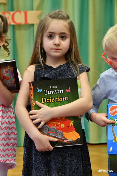 Poeci bawią dzieci. Stokrotkowy Konkurs Recytatorski