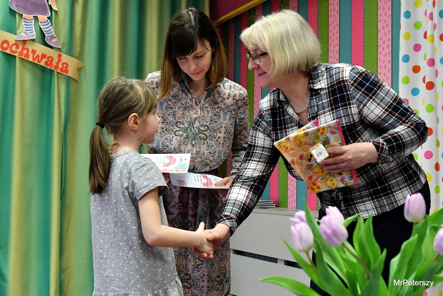 Poeci bawią dzieci. Stokrotkowy Konkurs Recytatorski