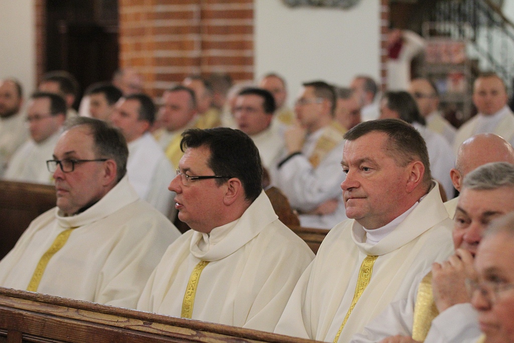 W katedrze ponad 150 księży uczestniczyło we Mszy Krzyżma
