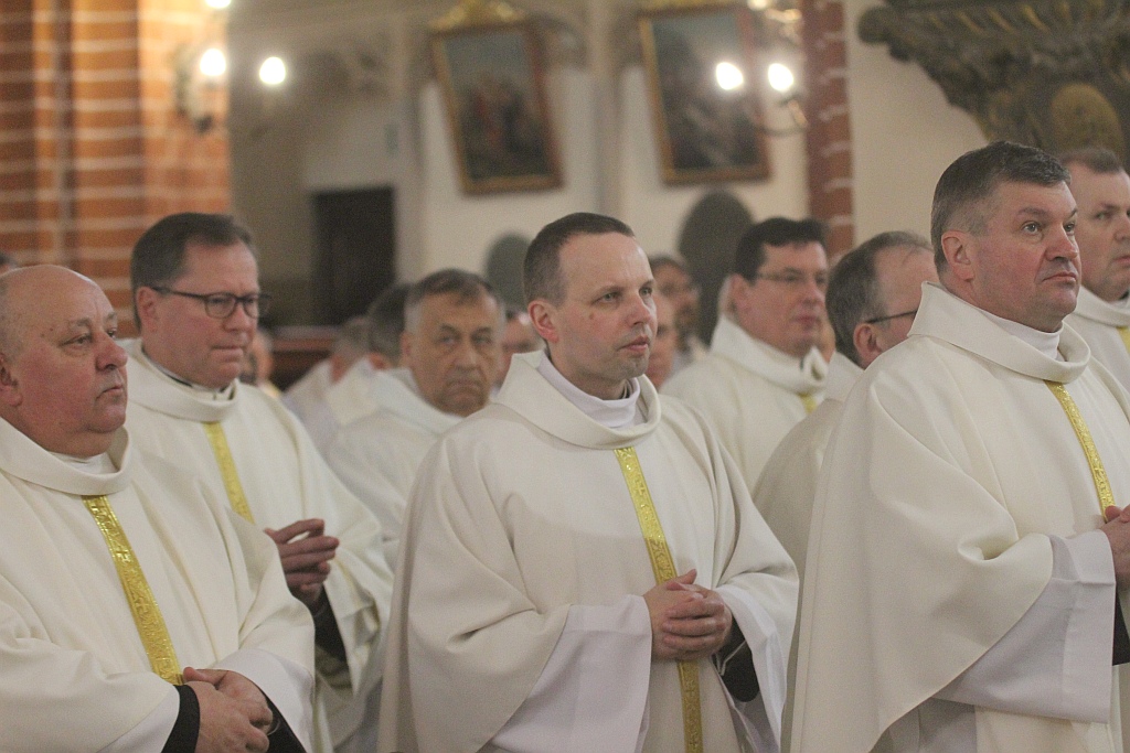 W katedrze ponad 150 księży uczestniczyło we Mszy Krzyżma