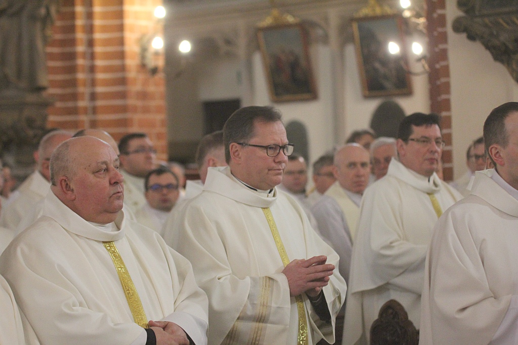 W katedrze ponad 150 księży uczestniczyło we Mszy Krzyżma