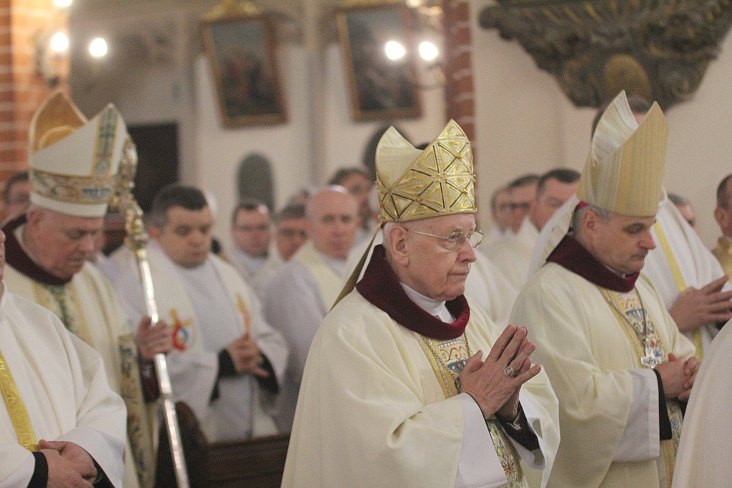 W katedrze ponad 150 księży uczestniczyło we Mszy Krzyżma