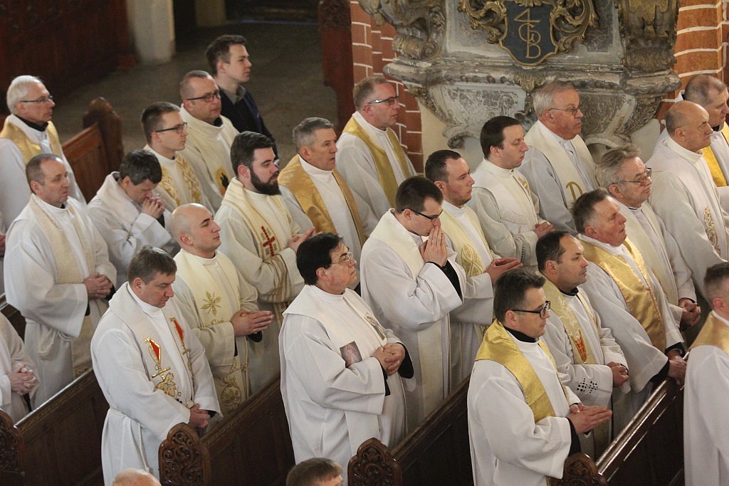 W katedrze ponad 150 księży uczestniczyło we Mszy Krzyżma