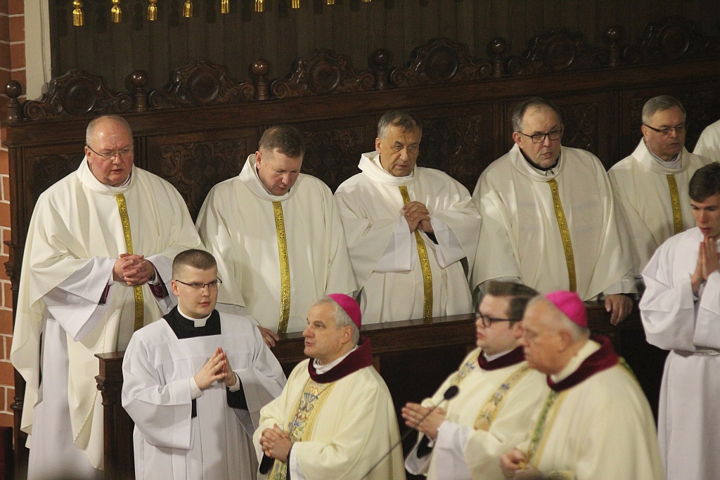 W katedrze ponad 150 księży uczestniczyło we Mszy Krzyżma