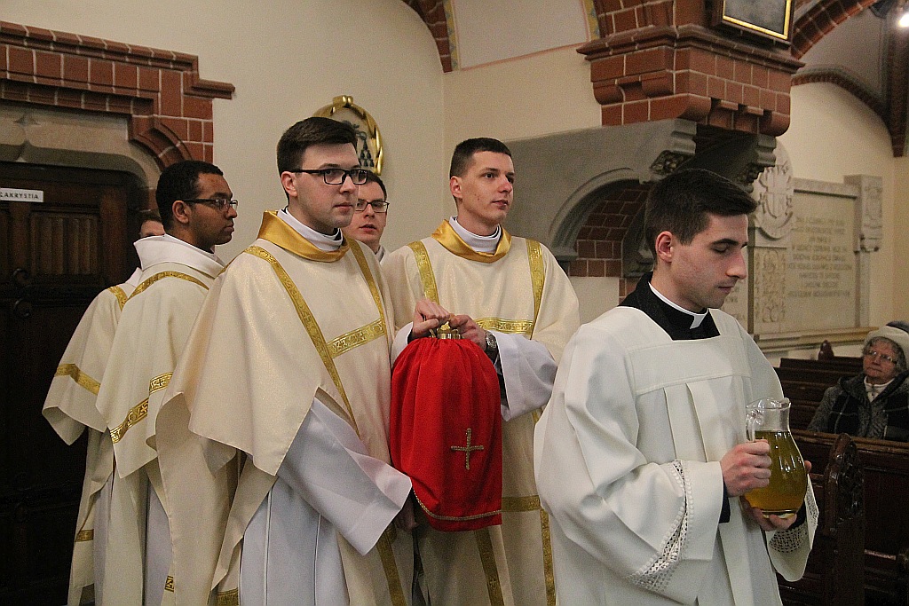 W katedrze ponad 150 księży uczestniczyło we Mszy Krzyżma