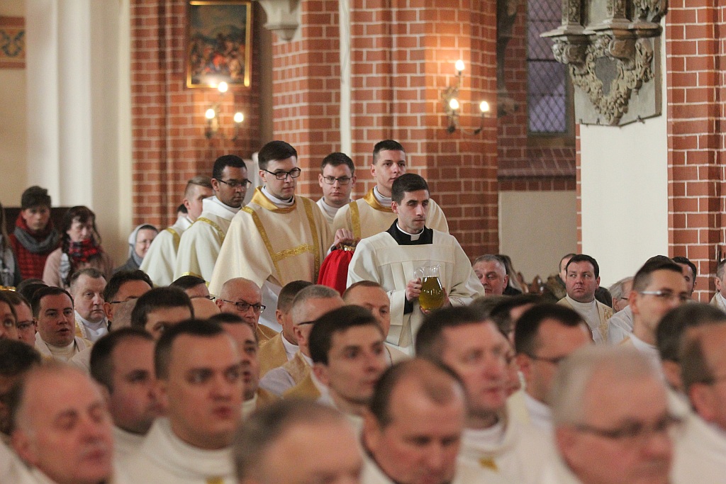 W katedrze ponad 150 księży uczestniczyło we Mszy Krzyżma