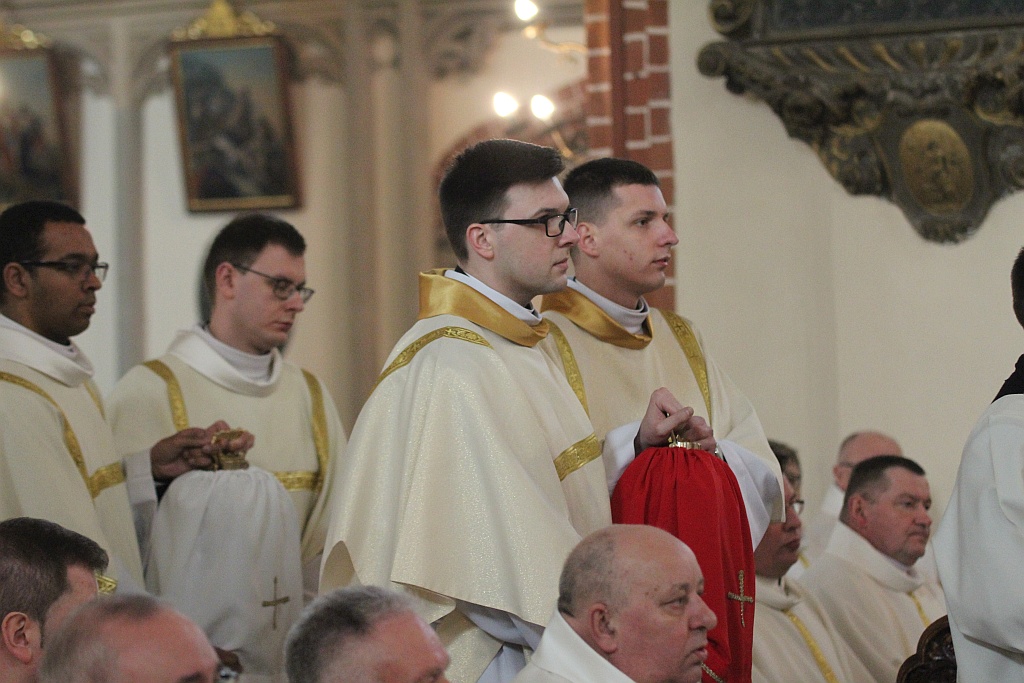W katedrze ponad 150 księży uczestniczyło we Mszy Krzyżma