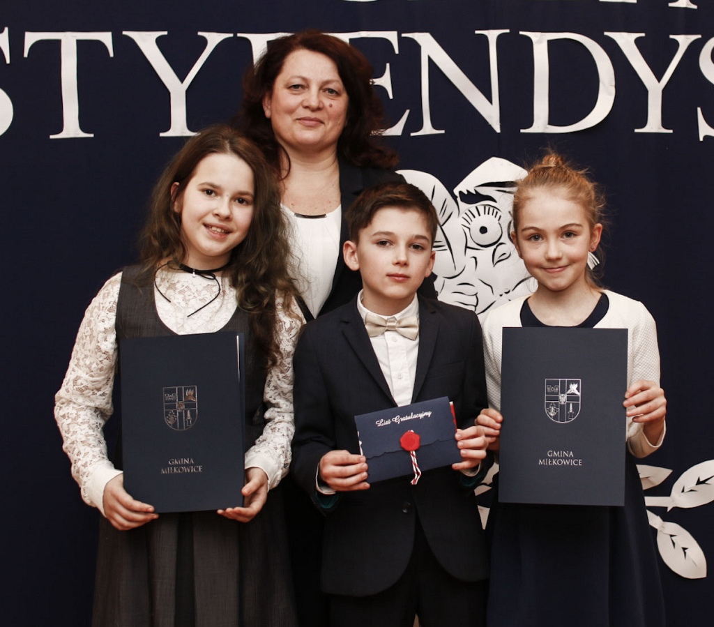 Gala stypendystów z gminy Miłkowice odbyła się w Rzeszotarach