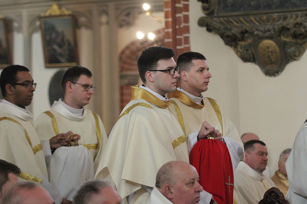 W katedrze ponad 150 księży uczestniczyło we Mszy Krzyżma