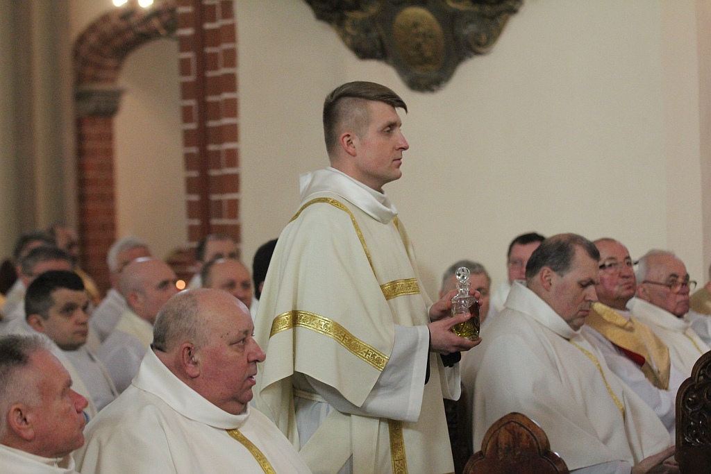 W katedrze ponad 150 księży uczestniczyło we Mszy Krzyżma