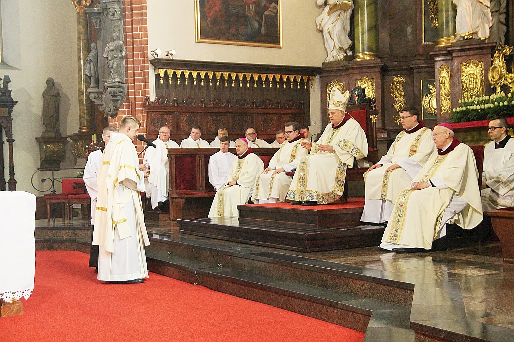 W katedrze ponad 150 księży uczestniczyło we Mszy Krzyżma