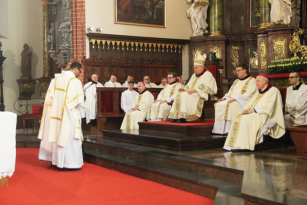 W katedrze ponad 150 księży uczestniczyło we Mszy Krzyżma