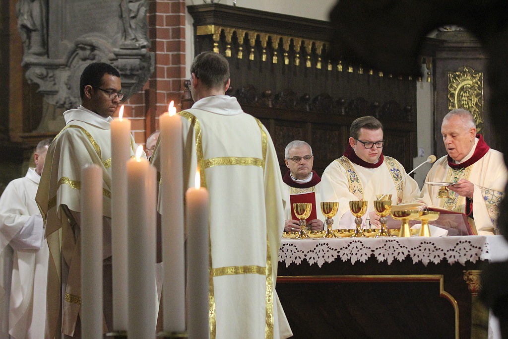 W katedrze ponad 150 księży uczestniczyło we Mszy Krzyżma
