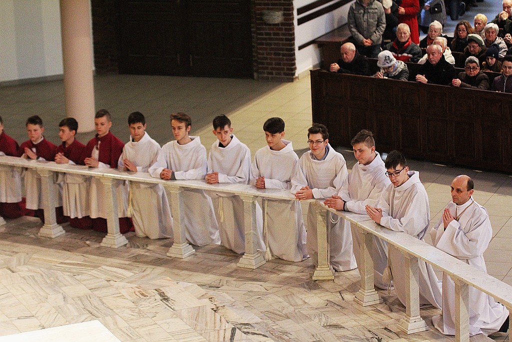 Wielki Piątek. Drugi dzień triduum. Dzień bez mszy świętej