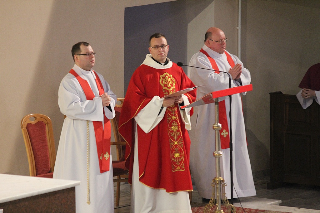 Wielki Piątek. Drugi dzień triduum. Dzień bez mszy świętej