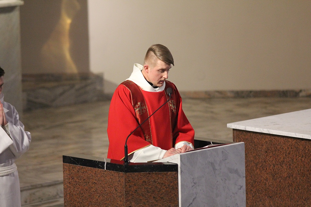 Wielki Piątek. Drugi dzień triduum. Dzień bez mszy świętej