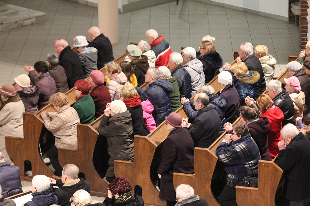 Wielki Piątek. Drugi dzień triduum. Dzień bez mszy świętej