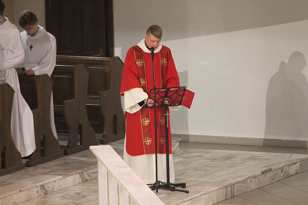 Wielki Piątek. Drugi dzień triduum. Dzień bez mszy świętej