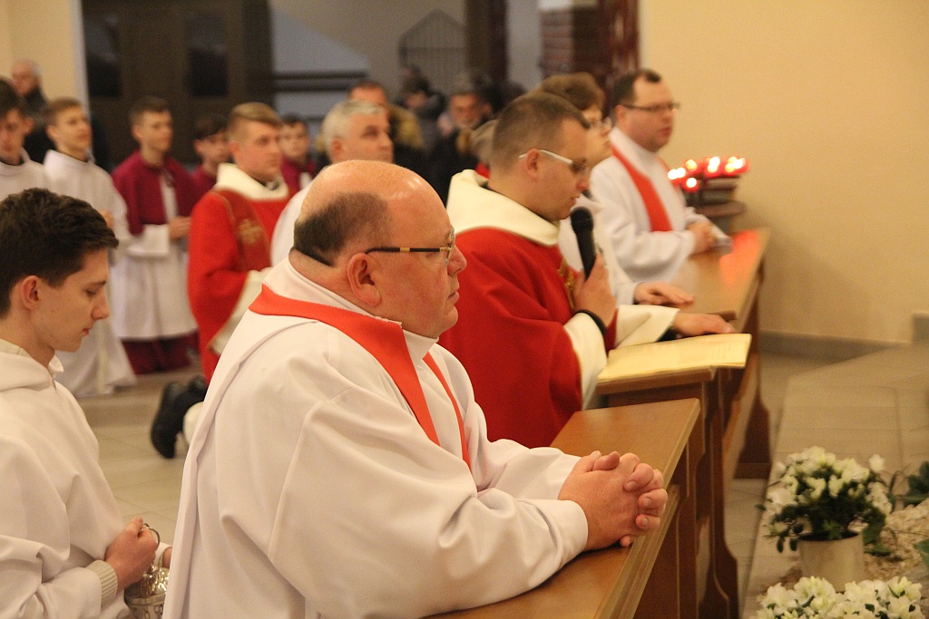 Wielki Piątek. Drugi dzień triduum. Dzień bez mszy świętej