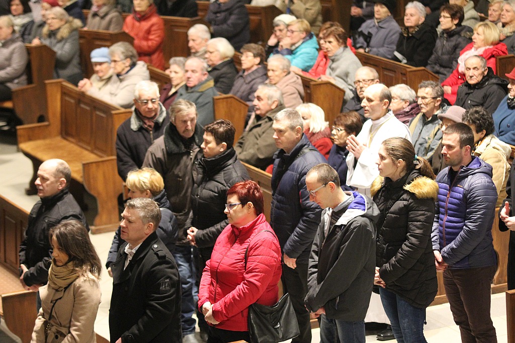 Wielki Piątek. Drugi dzień triduum. Dzień bez mszy świętej