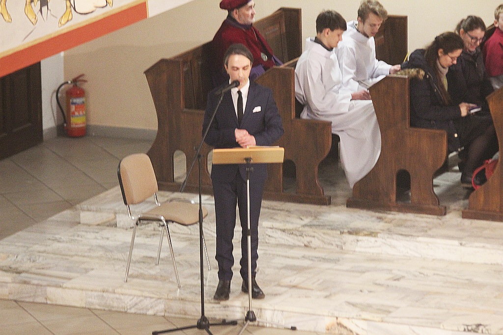 Liturgia Wigilii Paschalnej z procesją rezurekcyjną     
