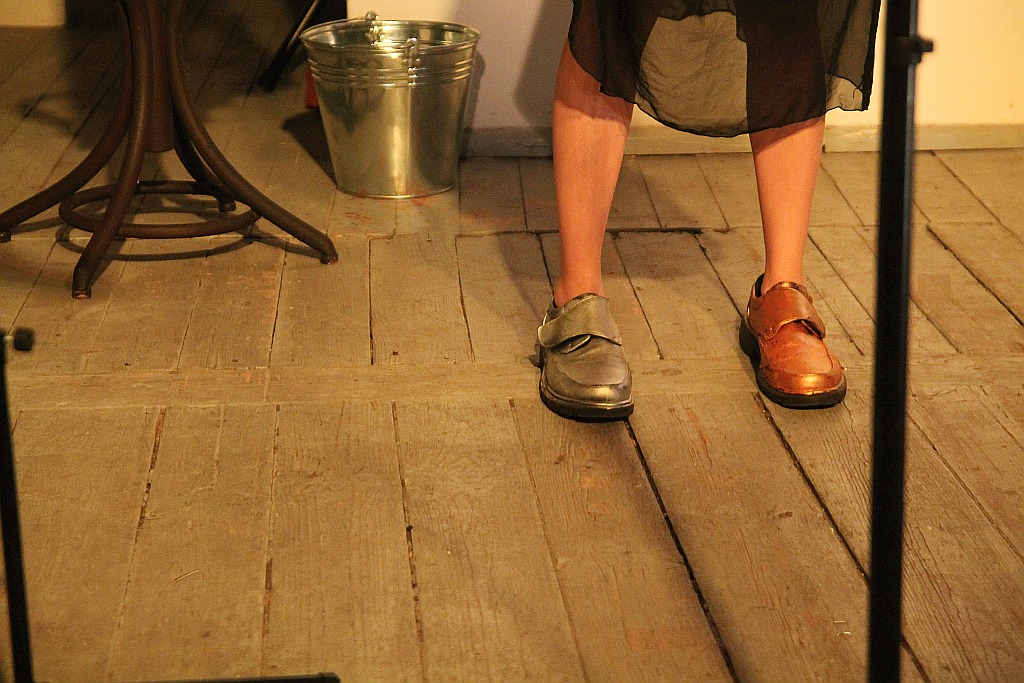 Magdalena Drab „opowiada” obrazy Marii Wnęk