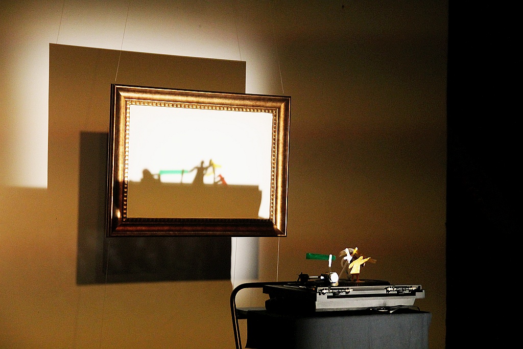 Magdalena Drab „opowiada” obrazy Marii Wnęk