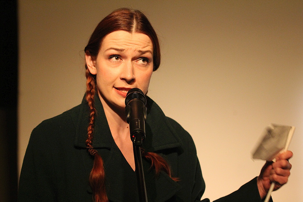 Magdalena Drab „opowiada” obrazy Marii Wnęk