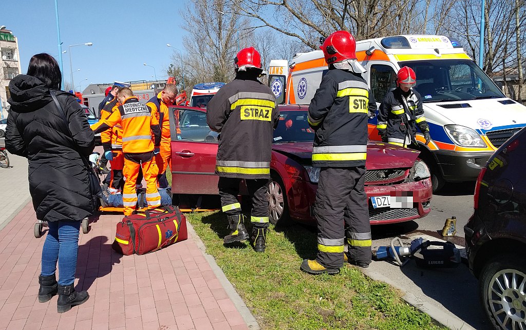 Wypadek z udziałem czterech samochodów w Legnicy