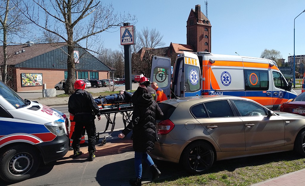 Wypadek z udziałem czterech samochodów w Legnicy