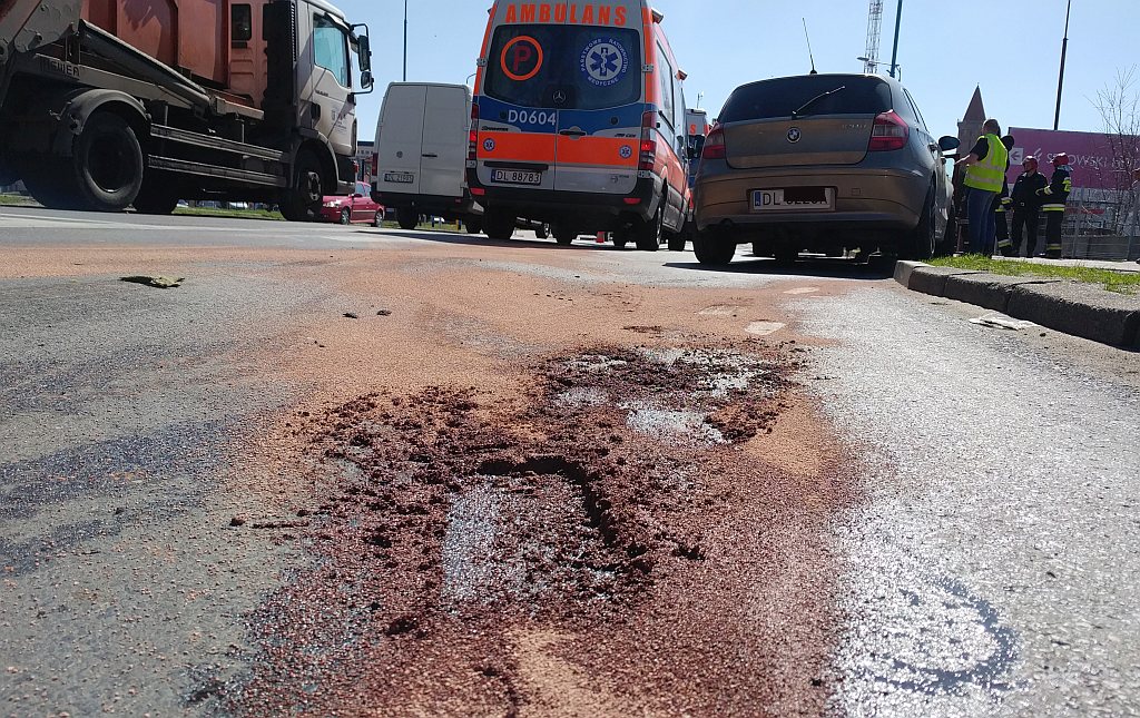 Wypadek z udziałem czterech samochodów w Legnicy