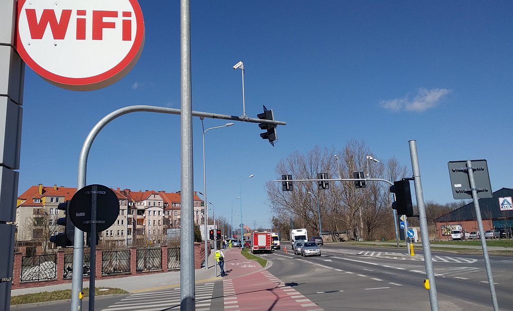 Wypadek z udziałem czterech samochodów w Legnicy