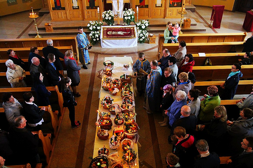 Poświęcenie pokarmów w cerkwi greckokatolickiej w Legnicy
