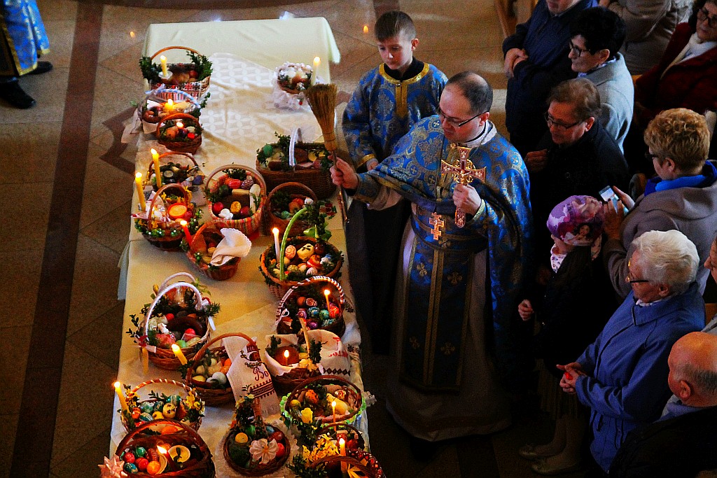 Poświęcenie pokarmów w cerkwi greckokatolickiej w Legnicy
