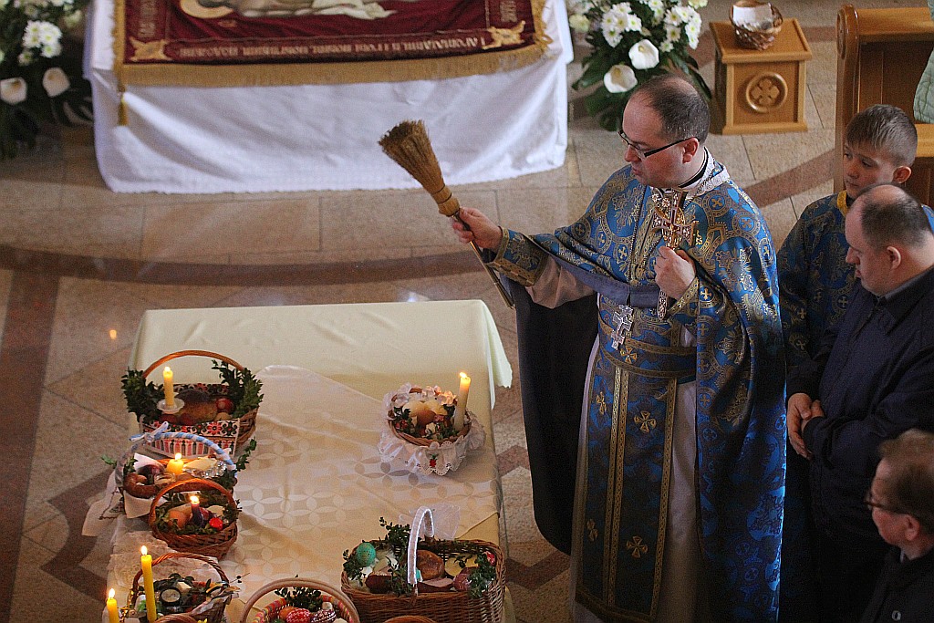 Poświęcenie pokarmów w cerkwi greckokatolickiej w Legnicy
