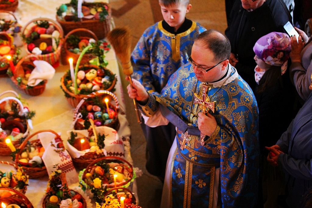 Poświęcenie pokarmów w cerkwi greckokatolickiej w Legnicy
