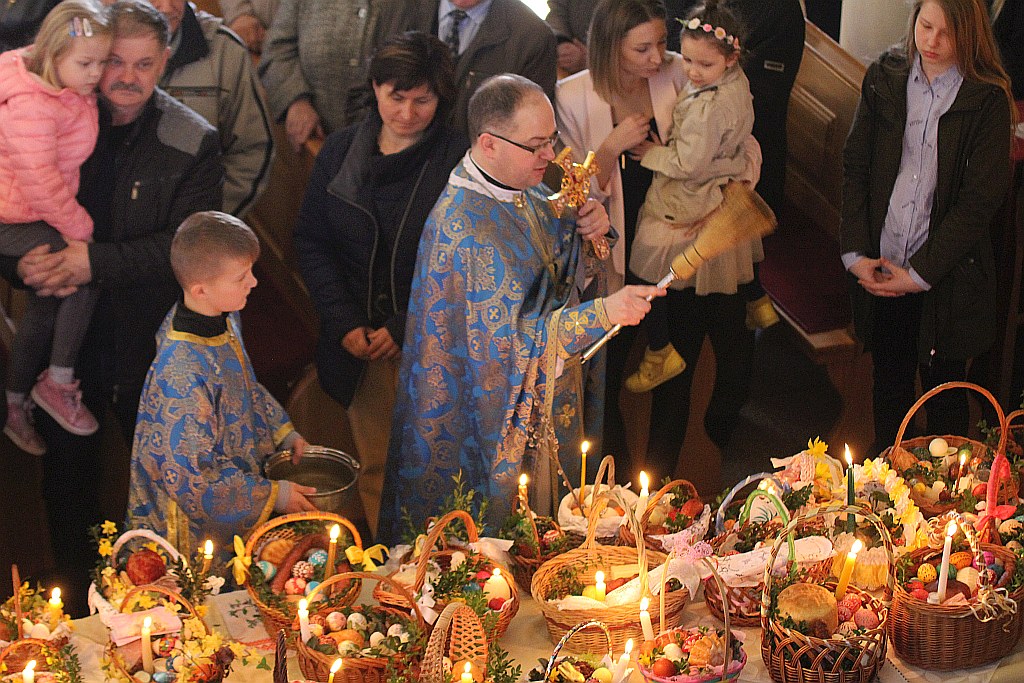 Poświęcenie pokarmów w cerkwi greckokatolickiej w Legnicy
