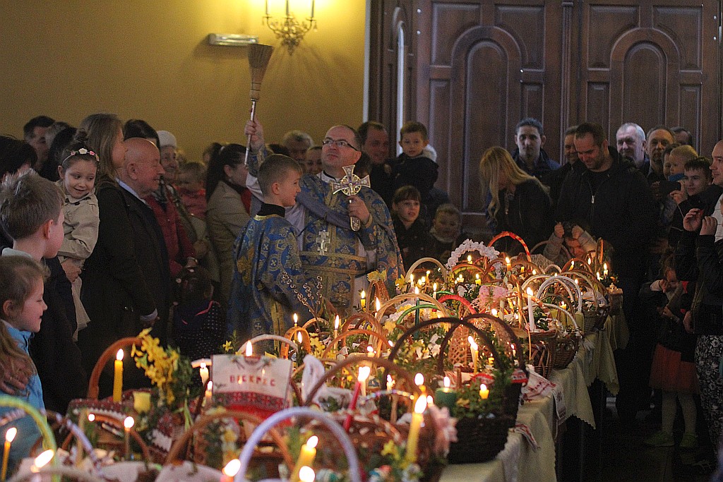 Poświęcenie pokarmów w cerkwi greckokatolickiej w Legnicy
