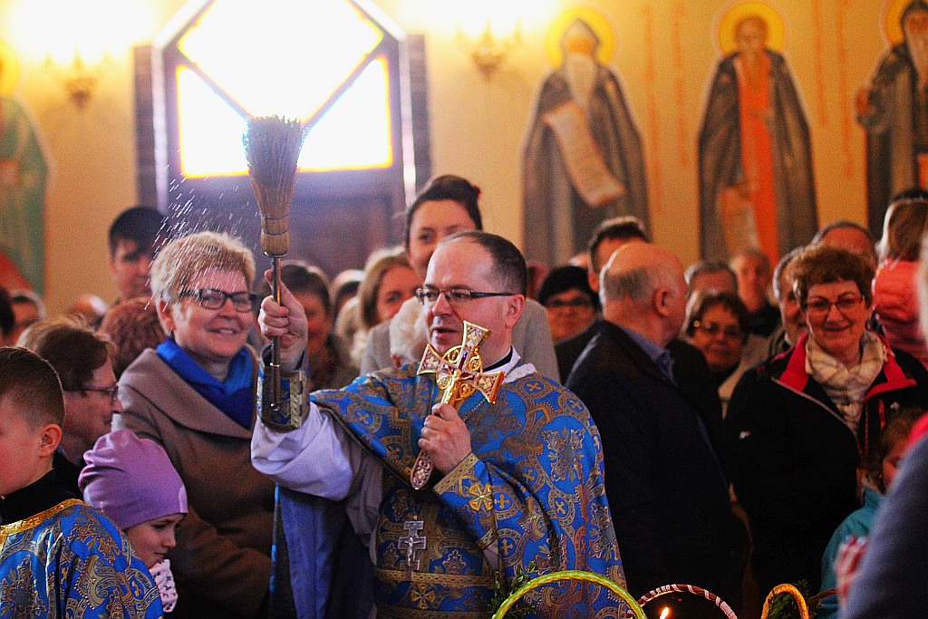 Poświęcenie pokarmów w cerkwi greckokatolickiej w Legnicy
