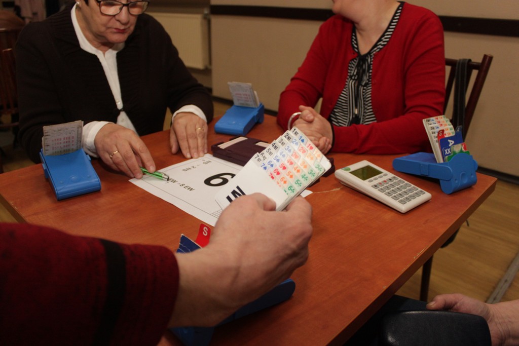 Szesnaście par grało o Puchar Wójta Gminy Kunice w brydża