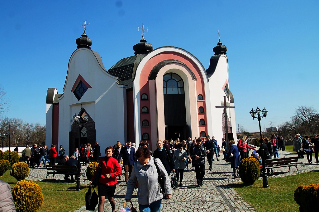 Poświęcenie pokarmów w cerkwi greckokatolickiej w Legnicy
