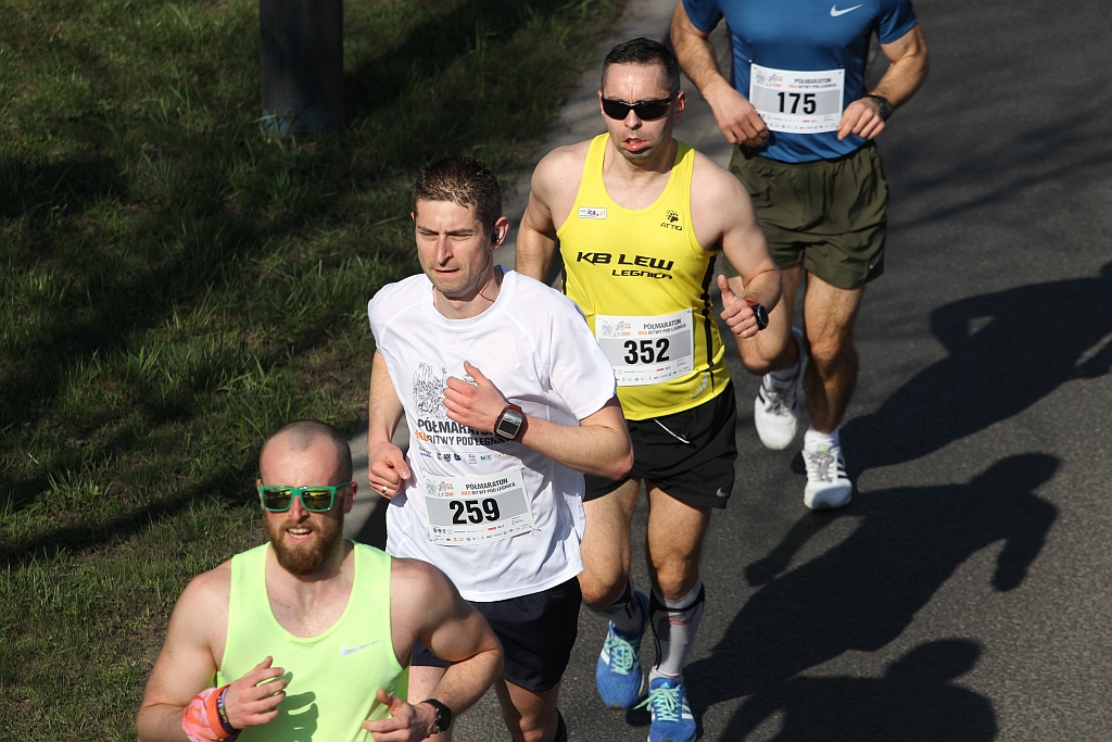 Półmaraton Bitwy pod Legnicą - zdjęcia z 11, 17, 19 km biegu cz2