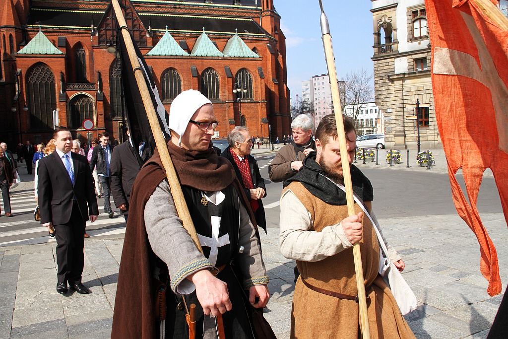 Manifestacja w sprawie budowy pomnika Henryka Pobożnego