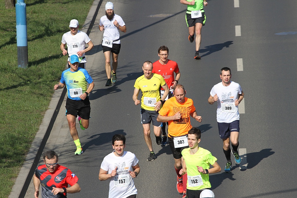 Półmaraton Bitwy pod Legnicą - zdjęcia z 11, 17, 19 km biegu cz2