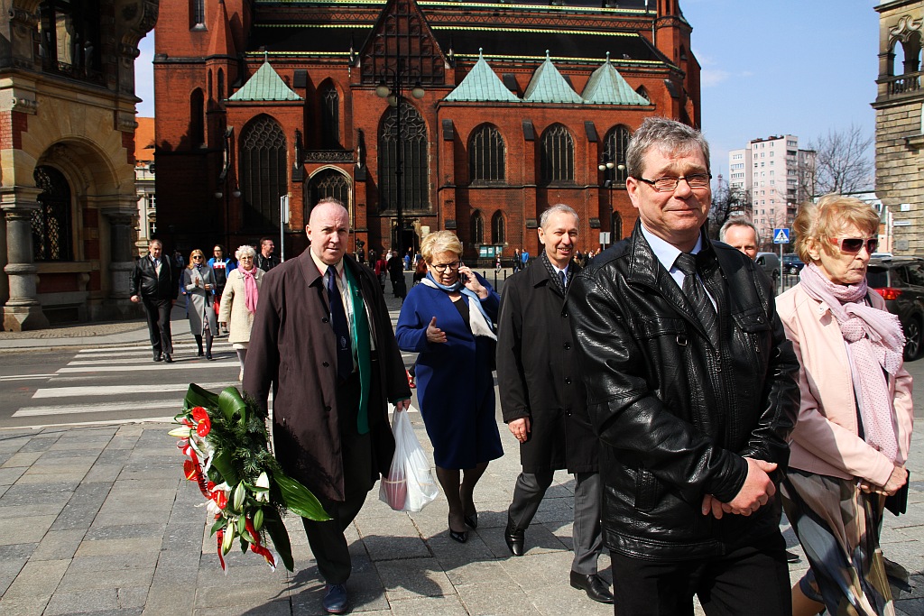 Manifestacja w sprawie budowy pomnika Henryka Pobożnego