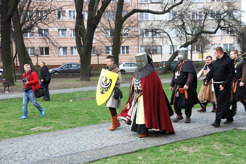 Manifestacja w sprawie budowy pomnika Henryka Pobożnego