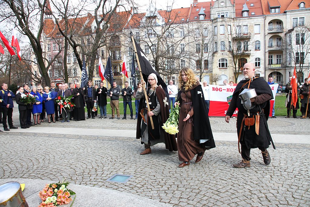 Manifestacja w sprawie budowy pomnika Henryka Pobożnego