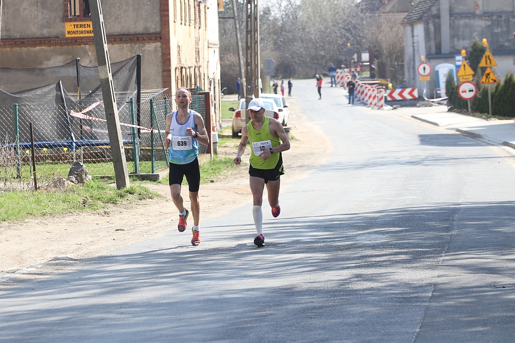 Półmaraton Bitwy pod Legnicą - zdjęcia z 11, 17, 19 km biegu cz2