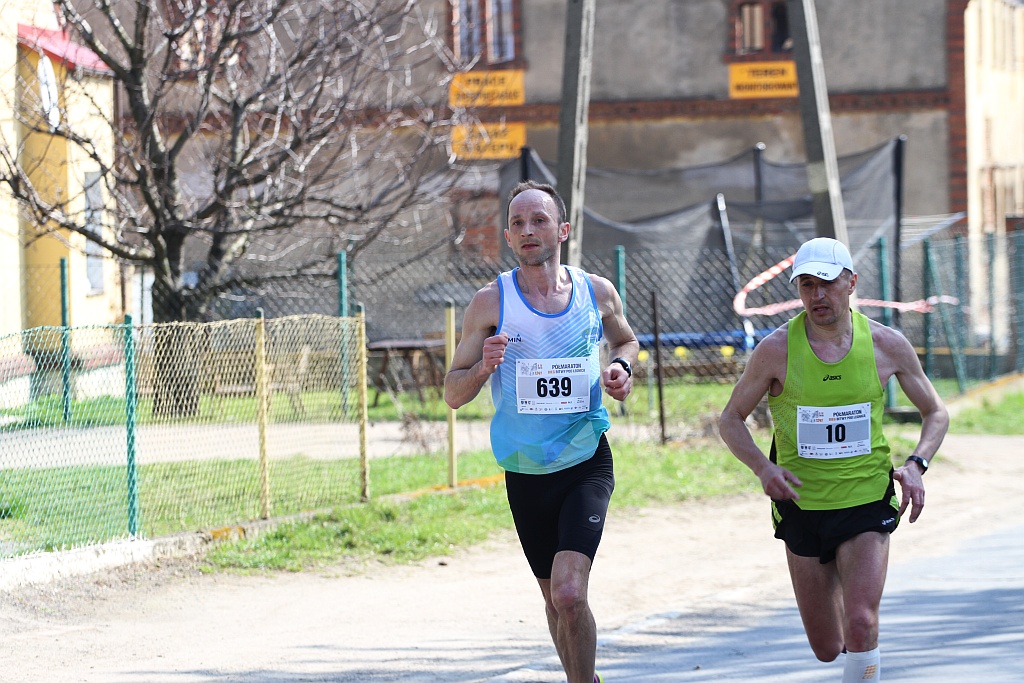 Półmaraton Bitwy pod Legnicą - zdjęcia z 11, 17, 19 km biegu cz2